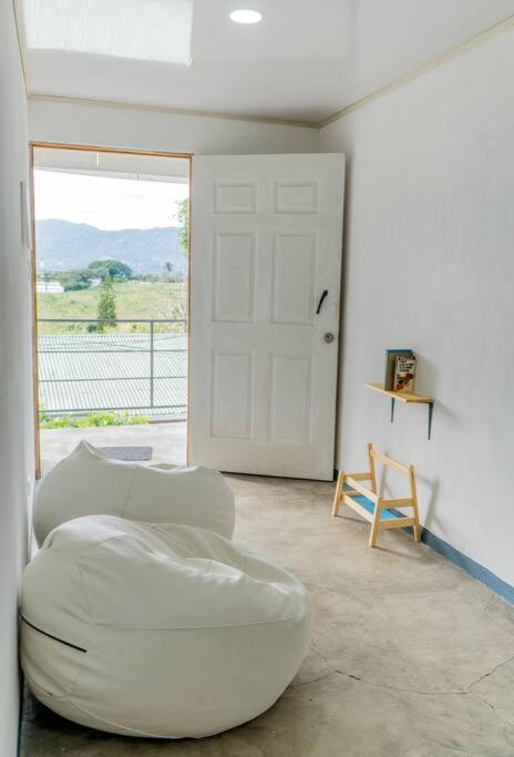 Nappo 2 Alajuela, Heredia,sjo,5min From Airport No Parking * Guacima